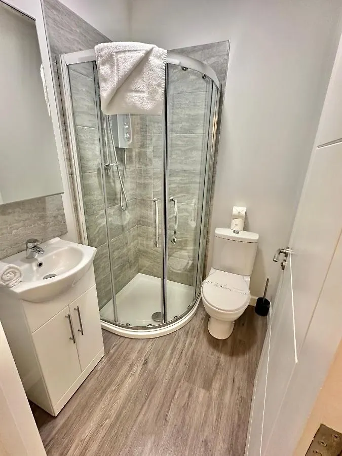 Serenity Retreat - Tranquil Apartment Close To Beach Bournemouth