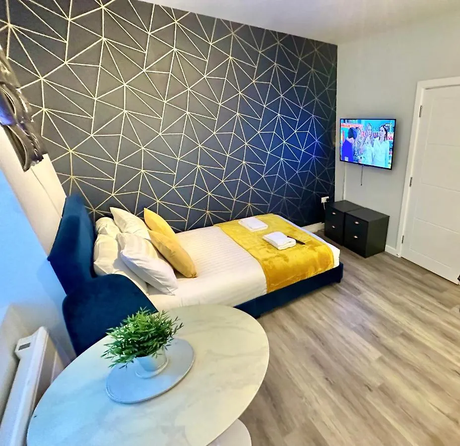 Serenity Retreat - Tranquil Apartment Close To Beach Bournemouth